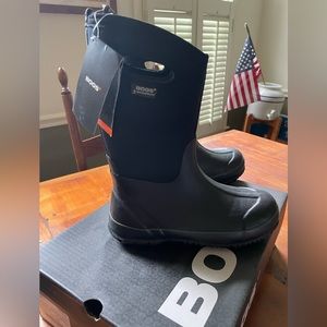 Boggs kids size 6 black winter waterproof boots